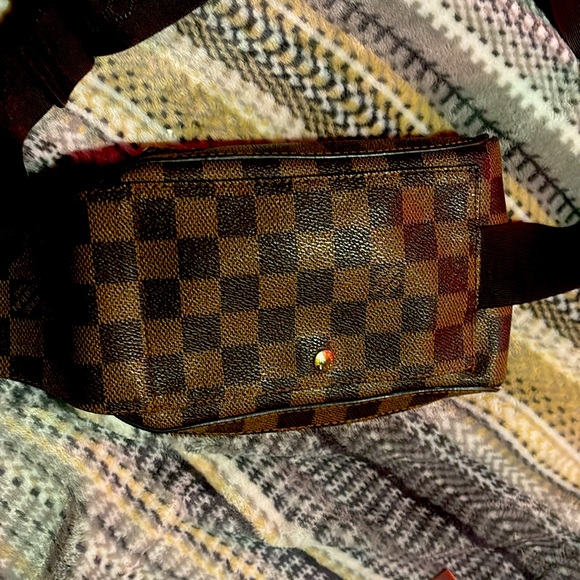 Louis Vuitton Paris men’s sling bag - Picture 2 of 4